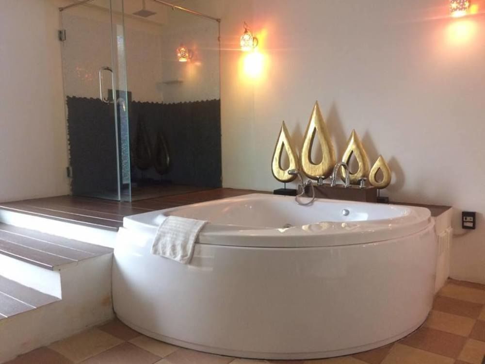 Vana Wellness Resort Нонг Кай Екстериор снимка