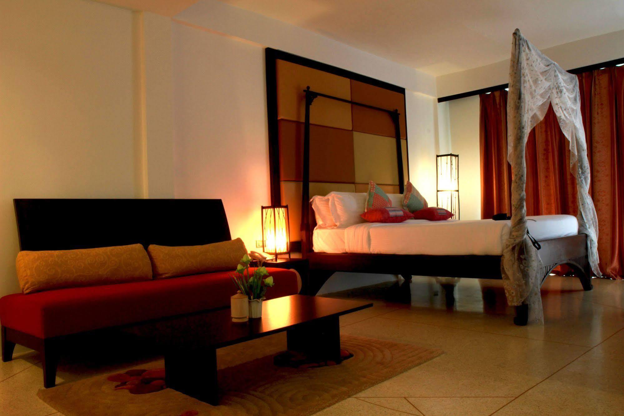Vana Wellness Resort Нонг Кай Екстериор снимка