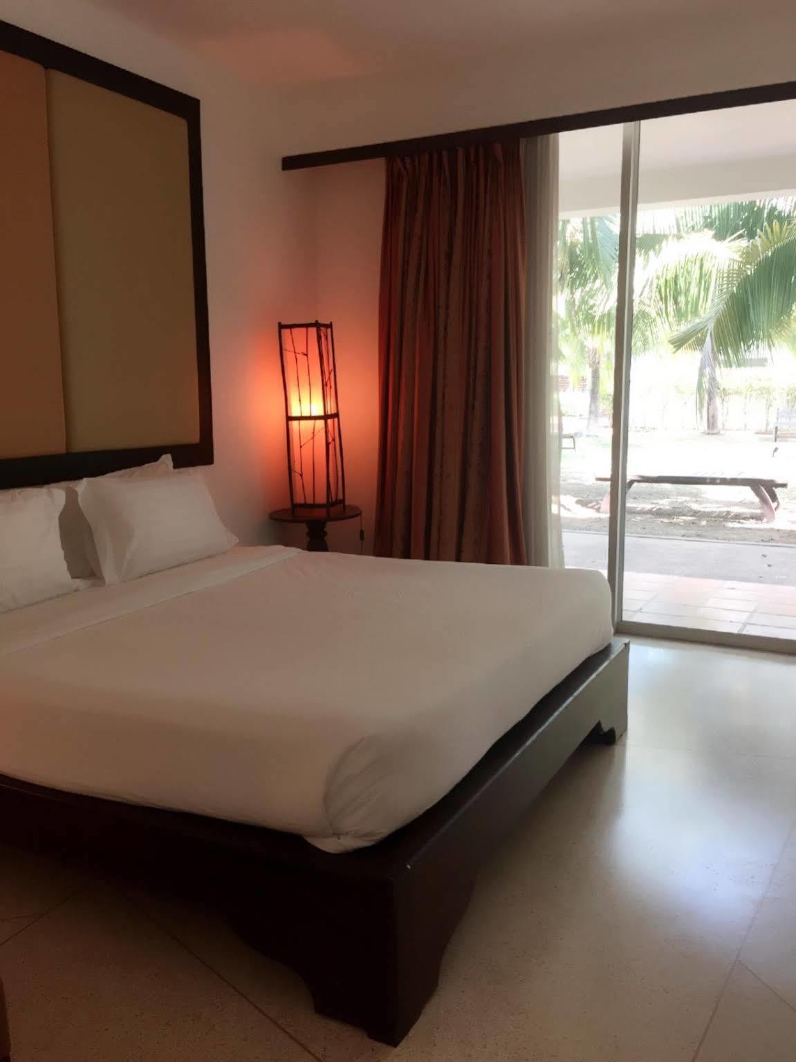 Vana Wellness Resort Нонг Кай Екстериор снимка